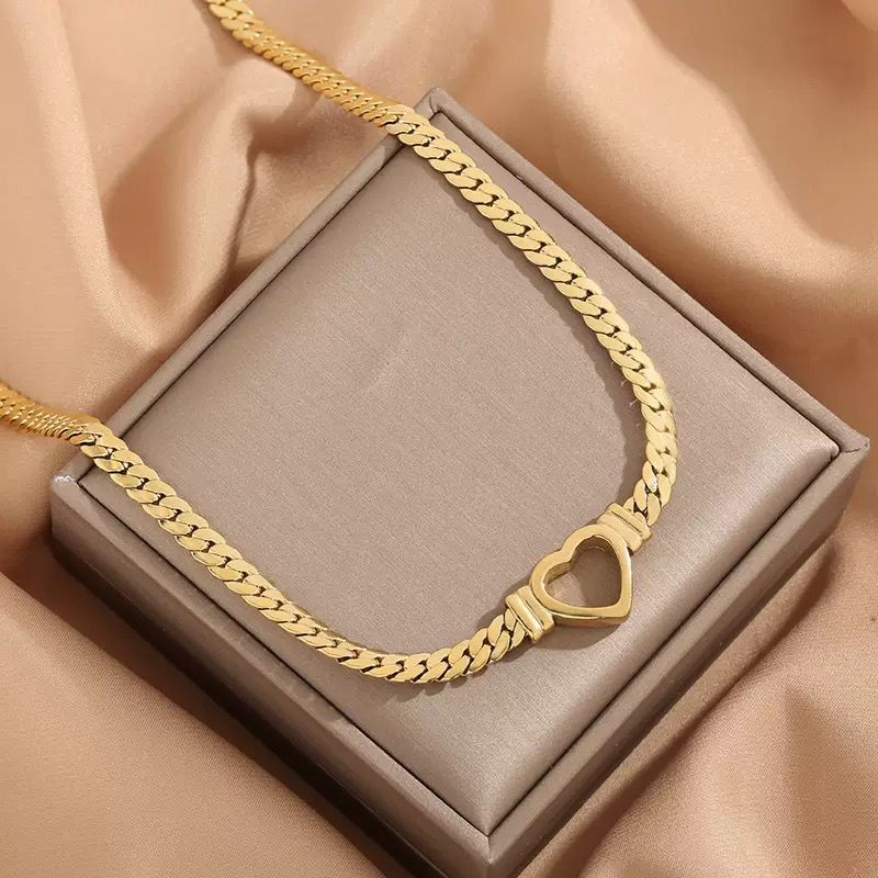 Signature Heart Chain Necklace
