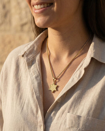 How to Choose the Perfect Star of David Necklace